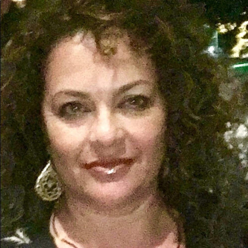 Meet your Posher, Yvette